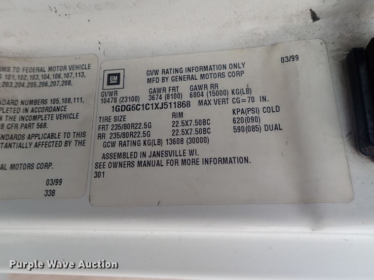 image for item DE5576 1999 GMC T6500 box truck