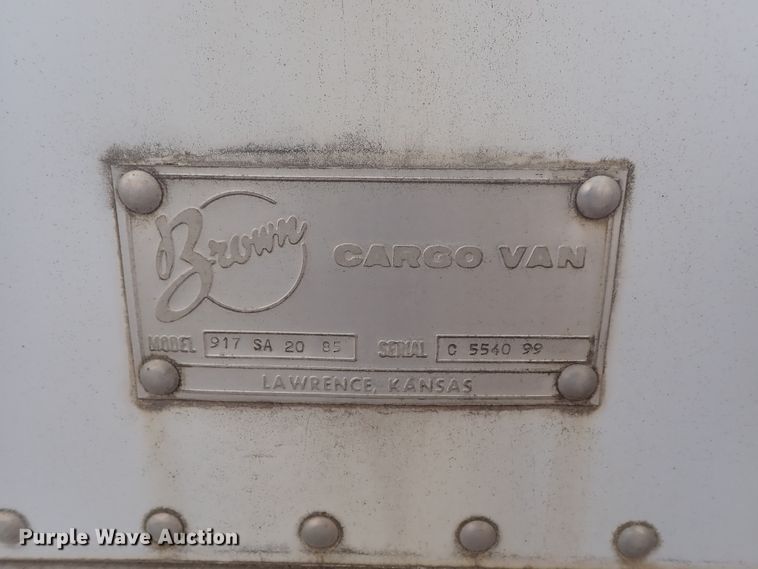 image for item DE5576 1999 GMC T6500 box truck