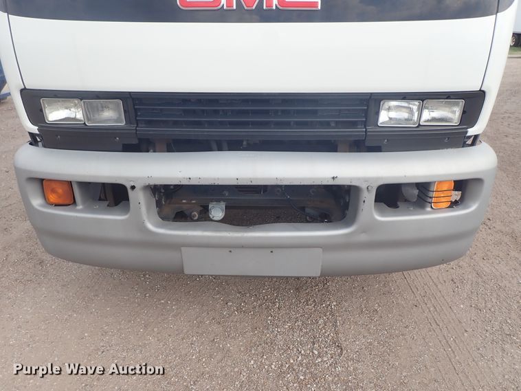 image for item DE5576 1999 GMC T6500 box truck