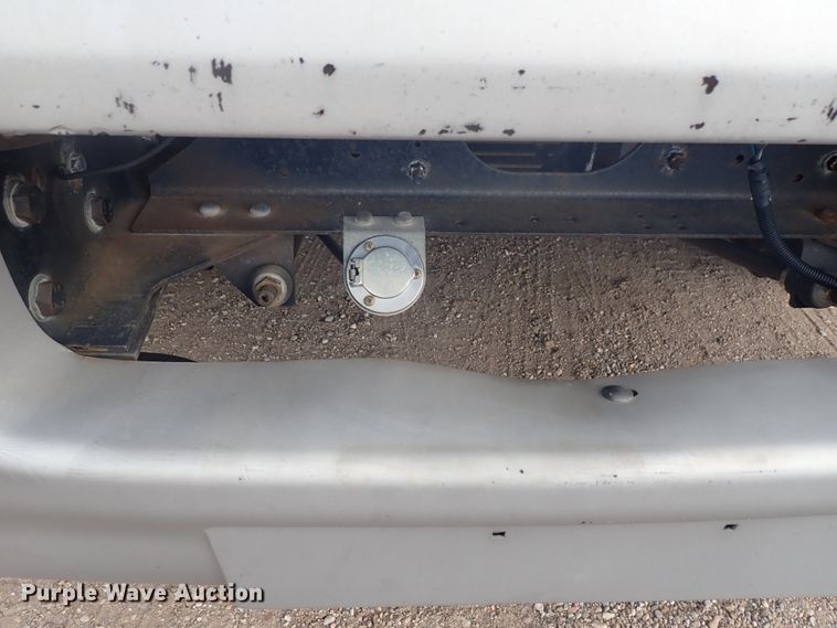 image for item DE5576 1999 GMC T6500 box truck