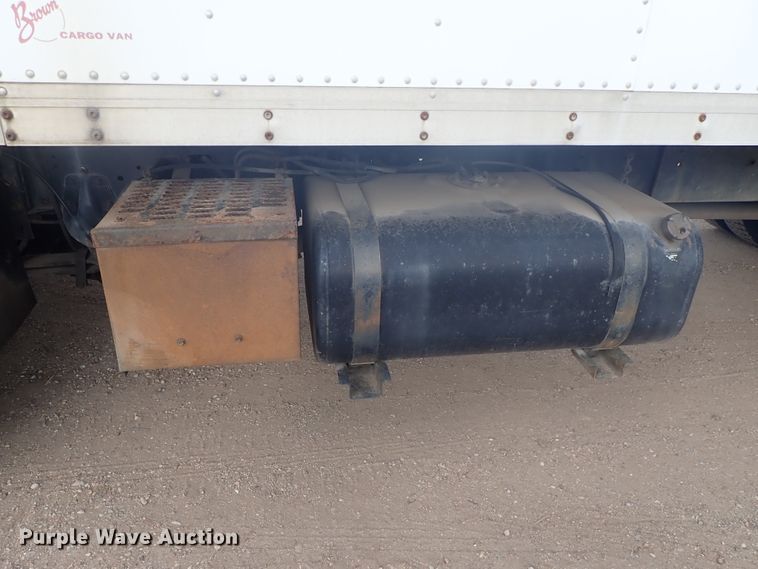 image for item DE5576 1999 GMC T6500 box truck