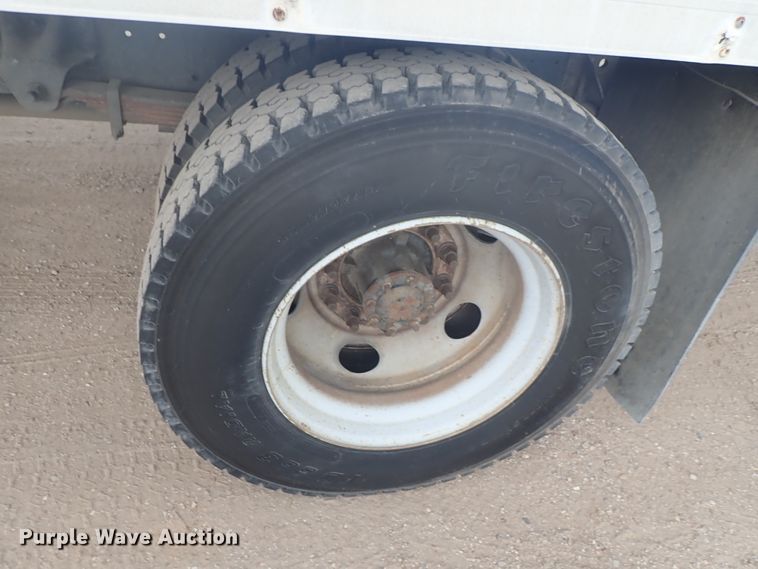 image for item DE5576 1999 GMC T6500 box truck