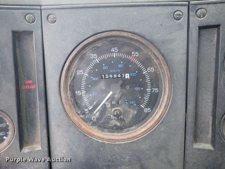 image for item DE5578 1993 Ford CF7000 box truck