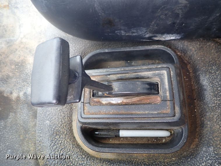 image for item DE5578 1993 Ford CF7000 box truck