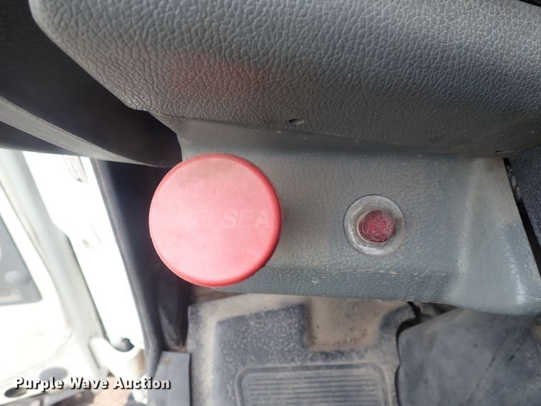 image for item DE5578 1993 Ford CF7000 box truck