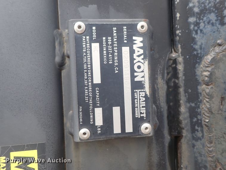 image for item DE5578 1993 Ford CF7000 box truck