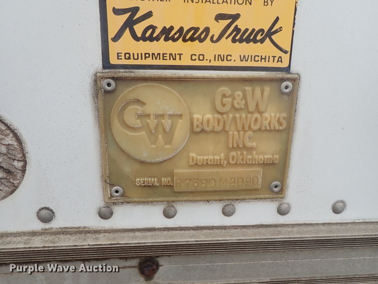 image for item DE5578 1993 Ford CF7000 box truck