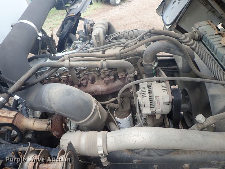 image for item DE5578 1993 Ford CF7000 box truck