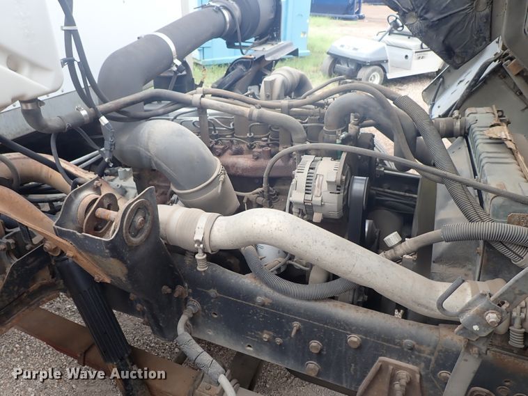 image for item DE5578 1993 Ford CF7000 box truck