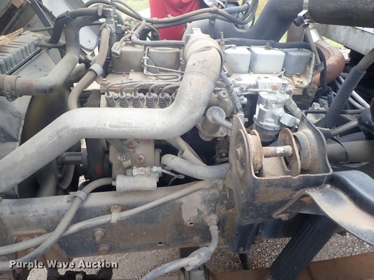 image for item DE5578 1993 Ford CF7000 box truck