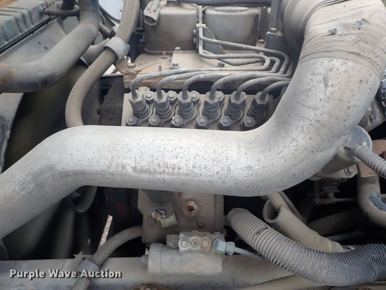 image for item DE5578 1993 Ford CF7000 box truck