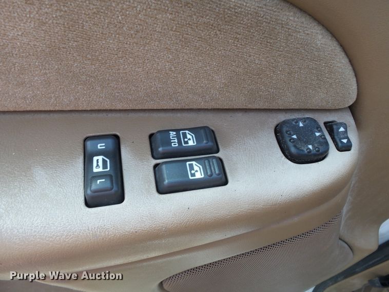 image for item DE7907 2000 Chevrolet 2500 pickup