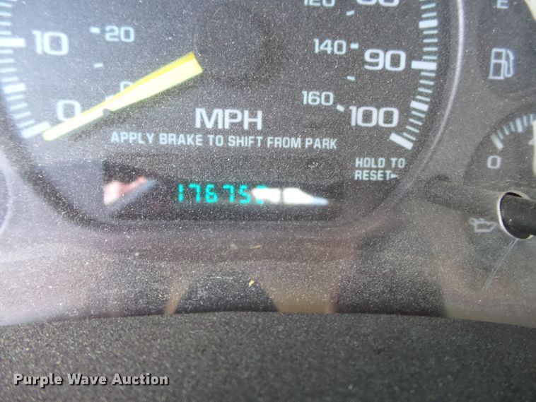 image for item DE7907 2000 Chevrolet 2500 pickup