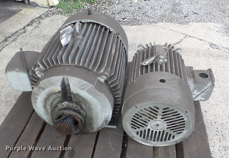 image for item DE7934 (2) electric motors