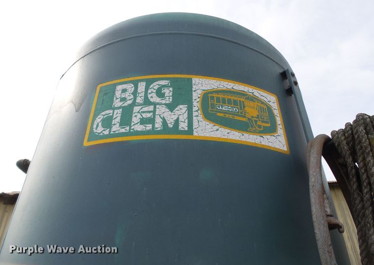 image for item DE7935 1992 Clemco Big Chem blasting machine