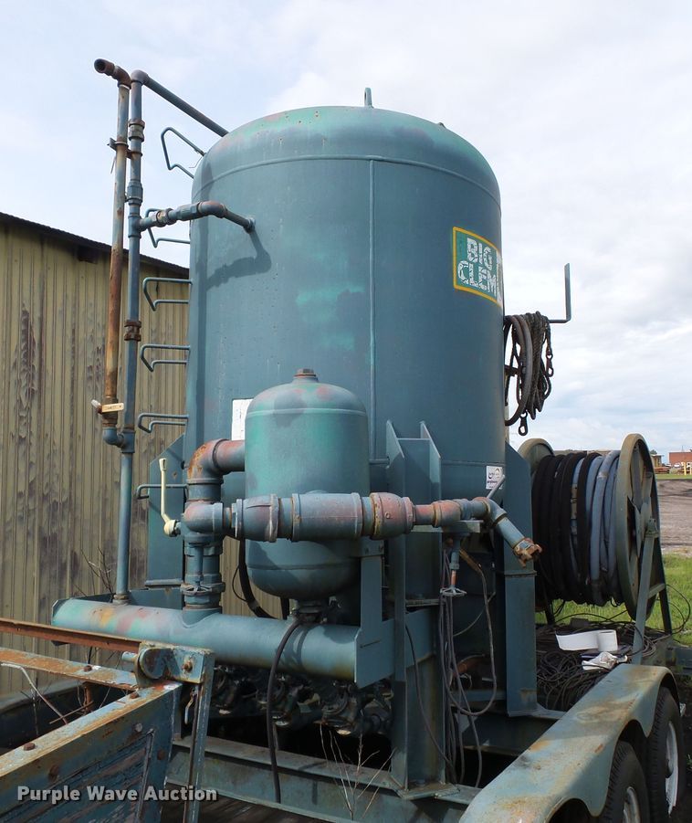 image for item DE7935 1992 Clemco Big Chem blasting machine