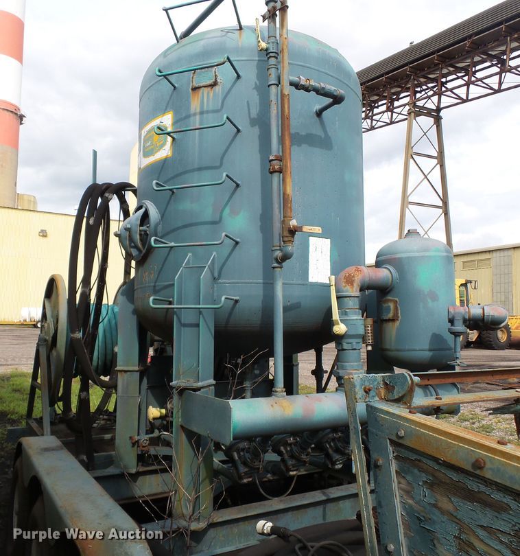 image for item DE7935 1992 Clemco Big Chem blasting machine