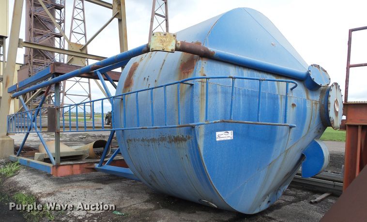 image for item DE7936 Friesen bulk hopper tank