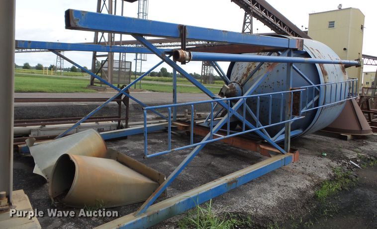 image for item DE7936 Friesen bulk hopper tank