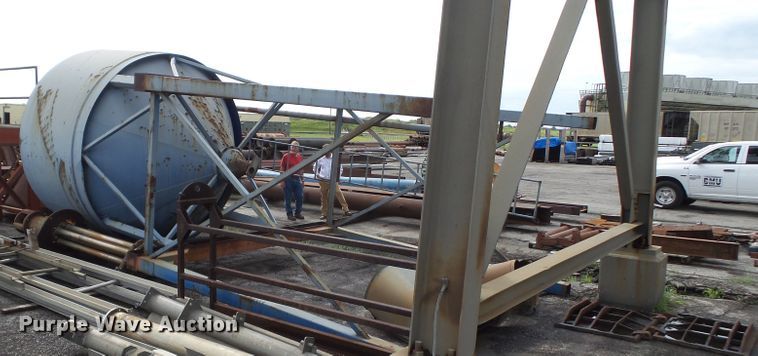 image for item DE7936 Friesen bulk hopper tank