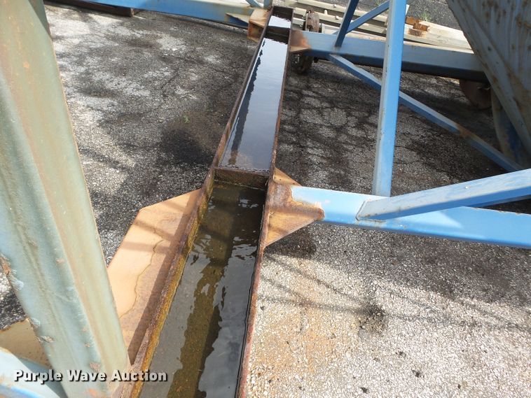 image for item DE7936 Friesen bulk hopper tank