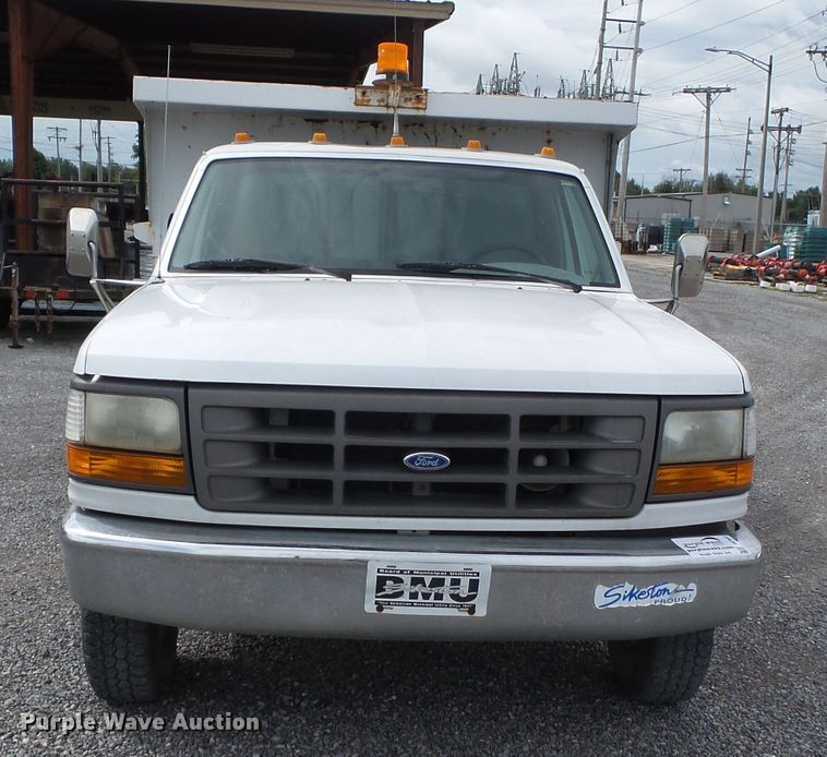 image for item DE7937 1994 Ford F350 dump bed pickup truck