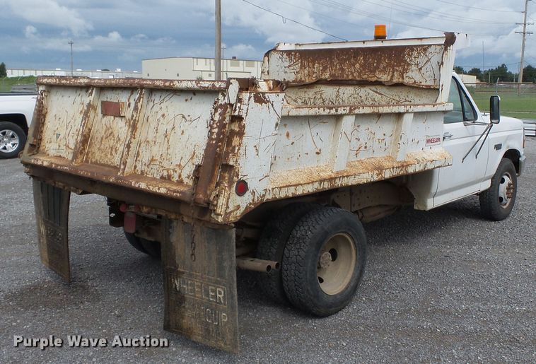 image for item DE7937 1994 Ford F350 dump bed pickup truck