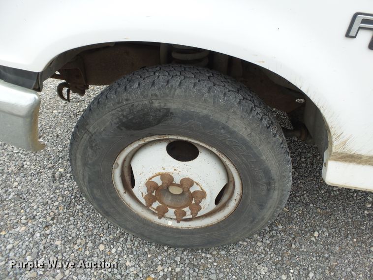 image for item DE7937 1994 Ford F350 dump bed pickup truck