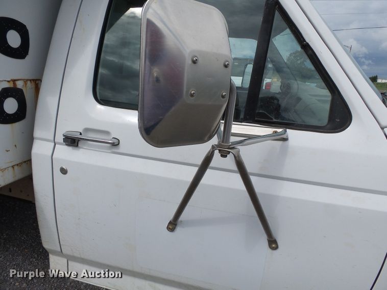 image for item DE7937 1994 Ford F350 dump bed pickup truck