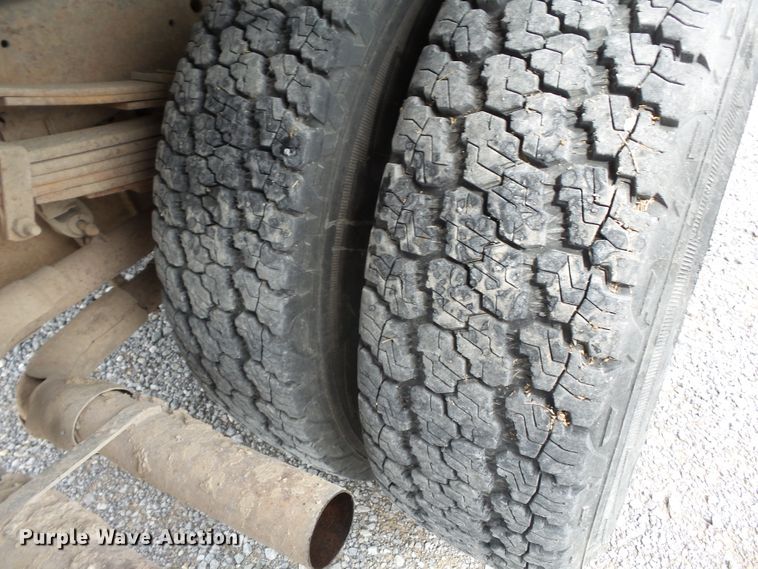 image for item DE7937 1994 Ford F350 dump bed pickup truck