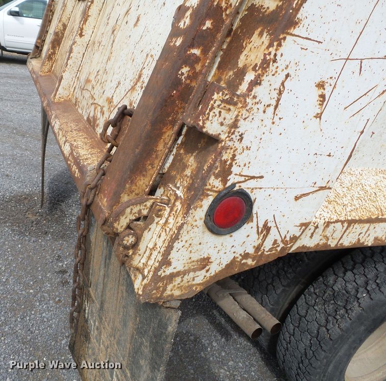 image for item DE7937 1994 Ford F350 dump bed pickup truck