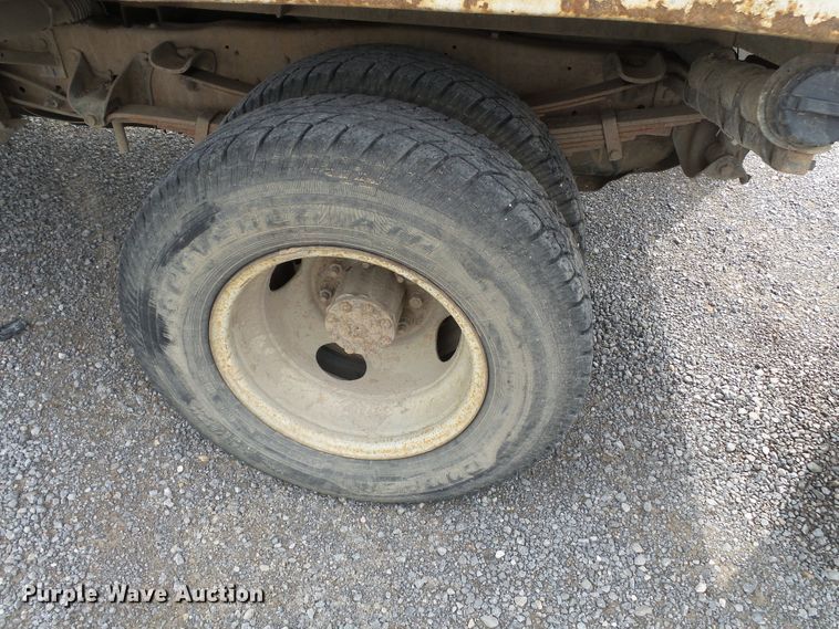 image for item DE7937 1994 Ford F350 dump bed pickup truck