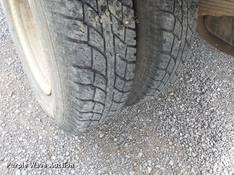 image for item DE7937 1994 Ford F350 dump bed pickup truck