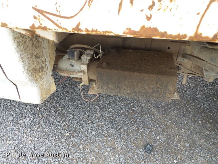 image for item DE7937 1994 Ford F350 dump bed pickup truck