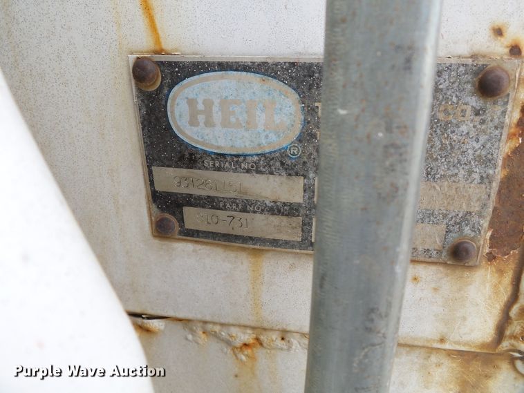 image for item DE7937 1994 Ford F350 dump bed pickup truck