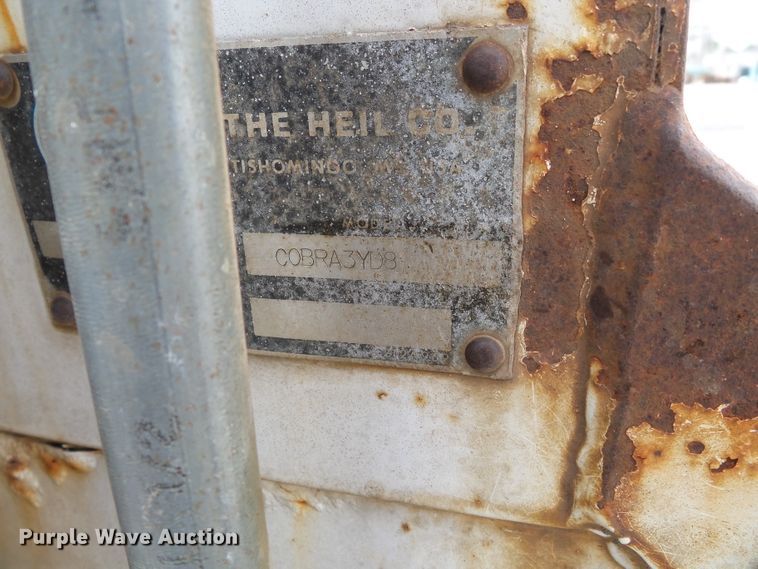 image for item DE7937 1994 Ford F350 dump bed pickup truck