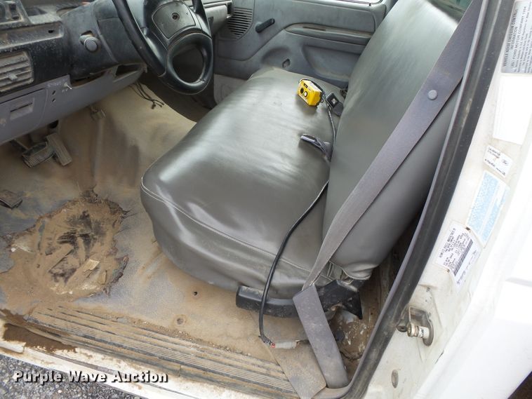 image for item DE7937 1994 Ford F350 dump bed pickup truck