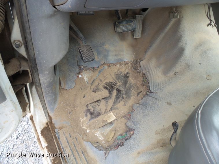 image for item DE7937 1994 Ford F350 dump bed pickup truck