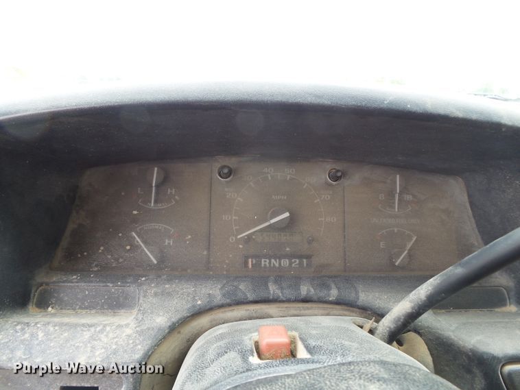 image for item DE7937 1994 Ford F350 dump bed pickup truck