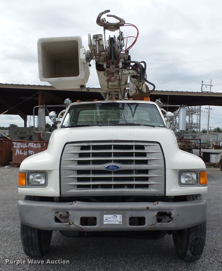 image for item DE7939 1995 Ford F700 digger derrick truck