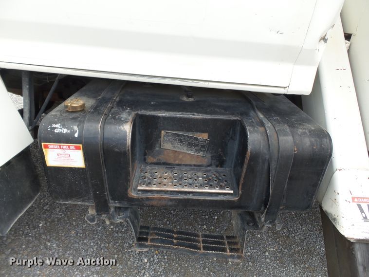 image for item DE7939 1995 Ford F700 digger derrick truck