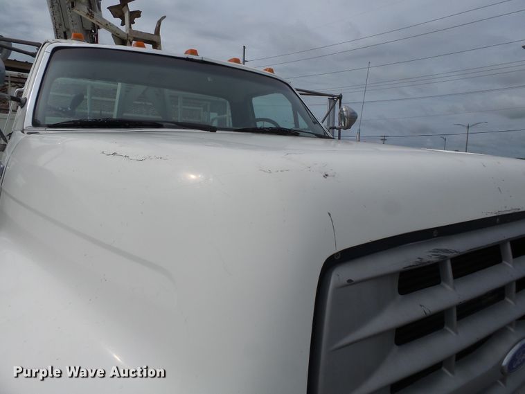 image for item DE7939 1995 Ford F700 digger derrick truck