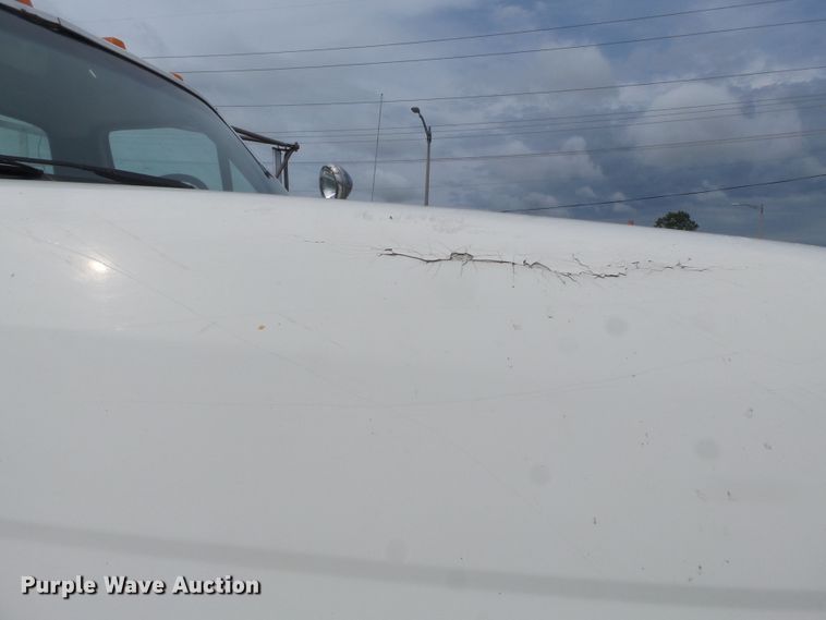 image for item DE7939 1995 Ford F700 digger derrick truck