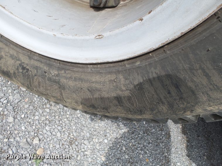 image for item DE7939 1995 Ford F700 digger derrick truck