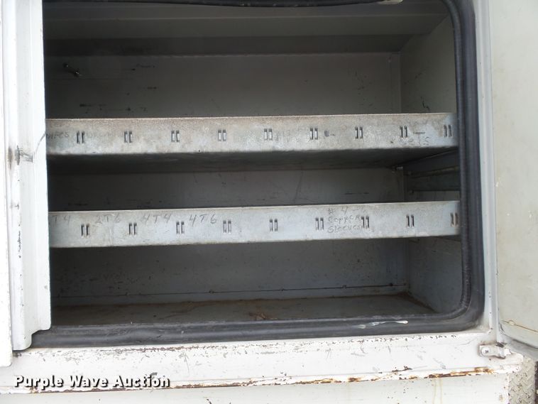 image for item DE7939 1995 Ford F700 digger derrick truck