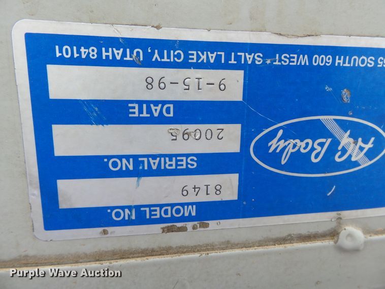 image for item DE7939 1995 Ford F700 digger derrick truck