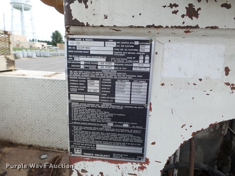 image for item DE7939 1995 Ford F700 digger derrick truck