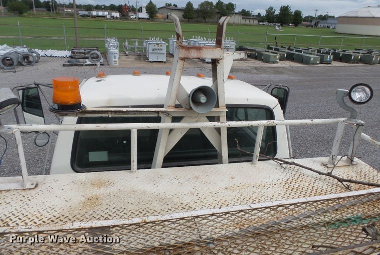 image for item DE7939 1995 Ford F700 digger derrick truck