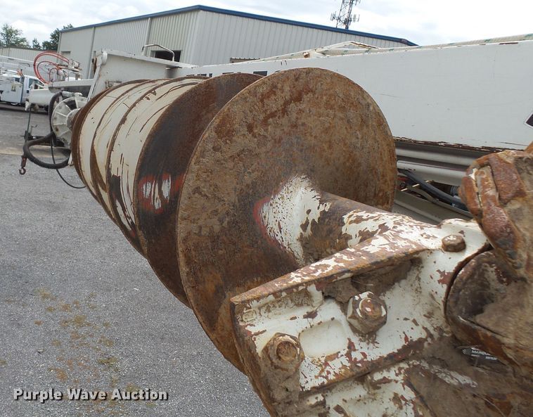 image for item DE7939 1995 Ford F700 digger derrick truck