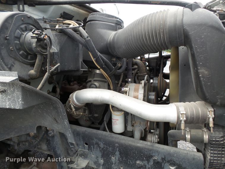 image for item DE7939 1995 Ford F700 digger derrick truck